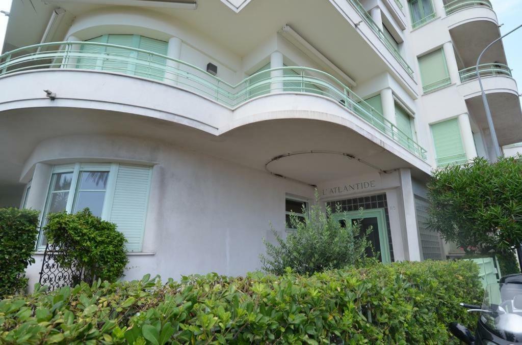 115 By The Sea Nizza